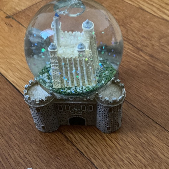Must Go‼️ Brand New Tower Of London Snow Globe. Read Description 👇 - Picture 4 of 5